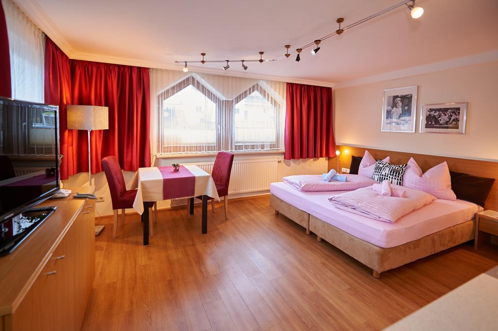 Apartments Neue Post フィルツモース 部屋 写真