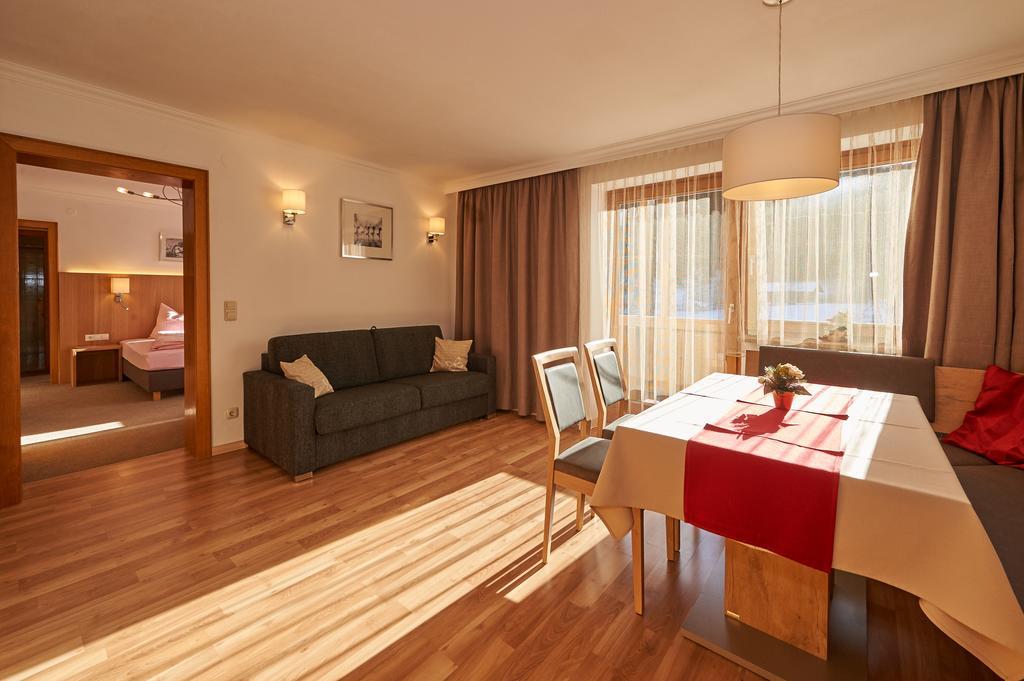 Apartments Neue Post フィルツモース 部屋 写真