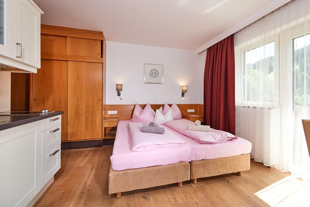 Apartments Neue Post フィルツモース エクステリア 写真