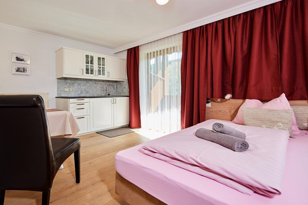 Apartments Neue Post フィルツモース エクステリア 写真