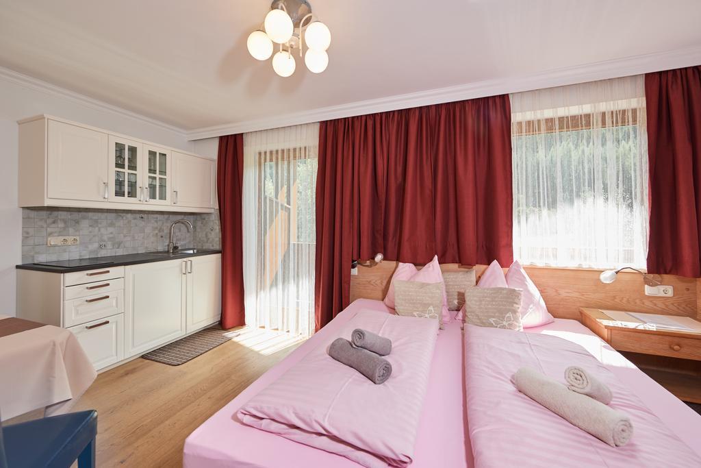 Apartments Neue Post フィルツモース エクステリア 写真