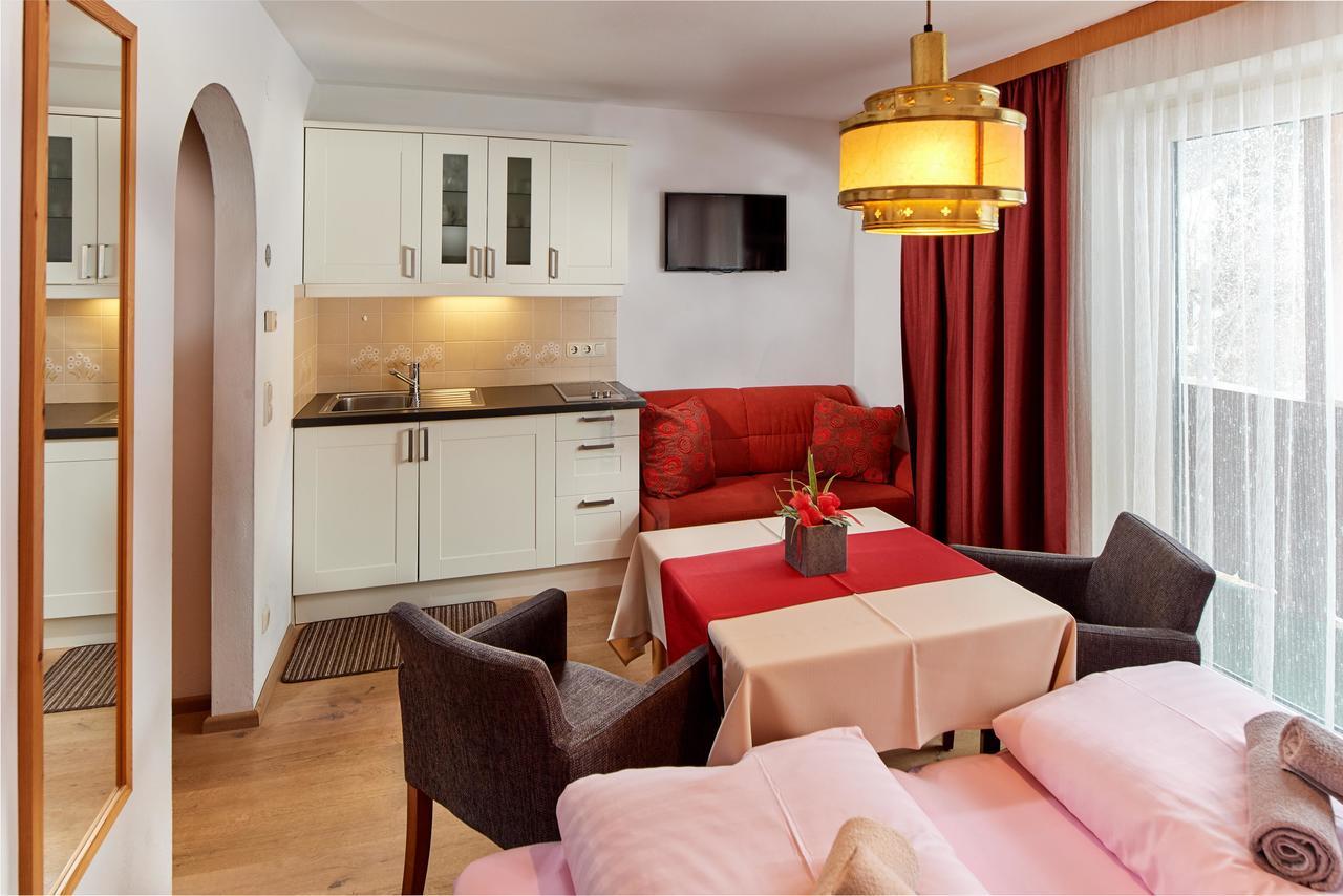 Apartments Neue Post フィルツモース エクステリア 写真