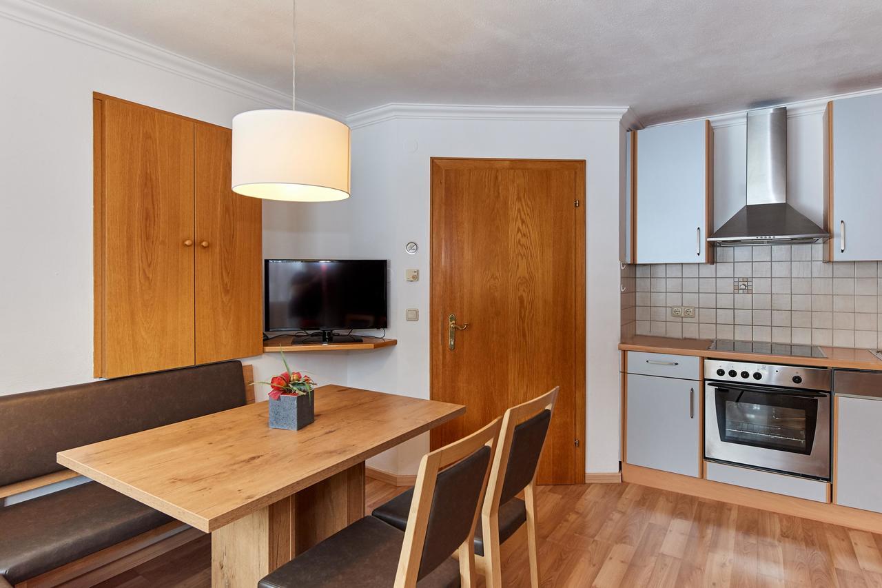Apartments Neue Post フィルツモース エクステリア 写真